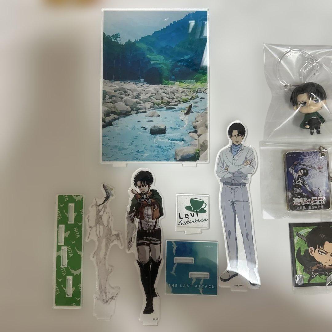 進撃の巨人 リヴァイ まとめ売り - メルカリ