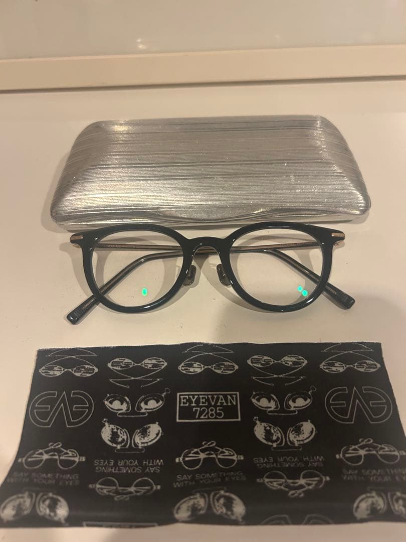 EYEVAN アイヴァン　メガネ　黒ぶち