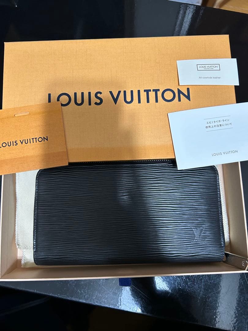 ルイヴィトン ジッピーウォレット エピ 長財布 黒　メンズ　レディース