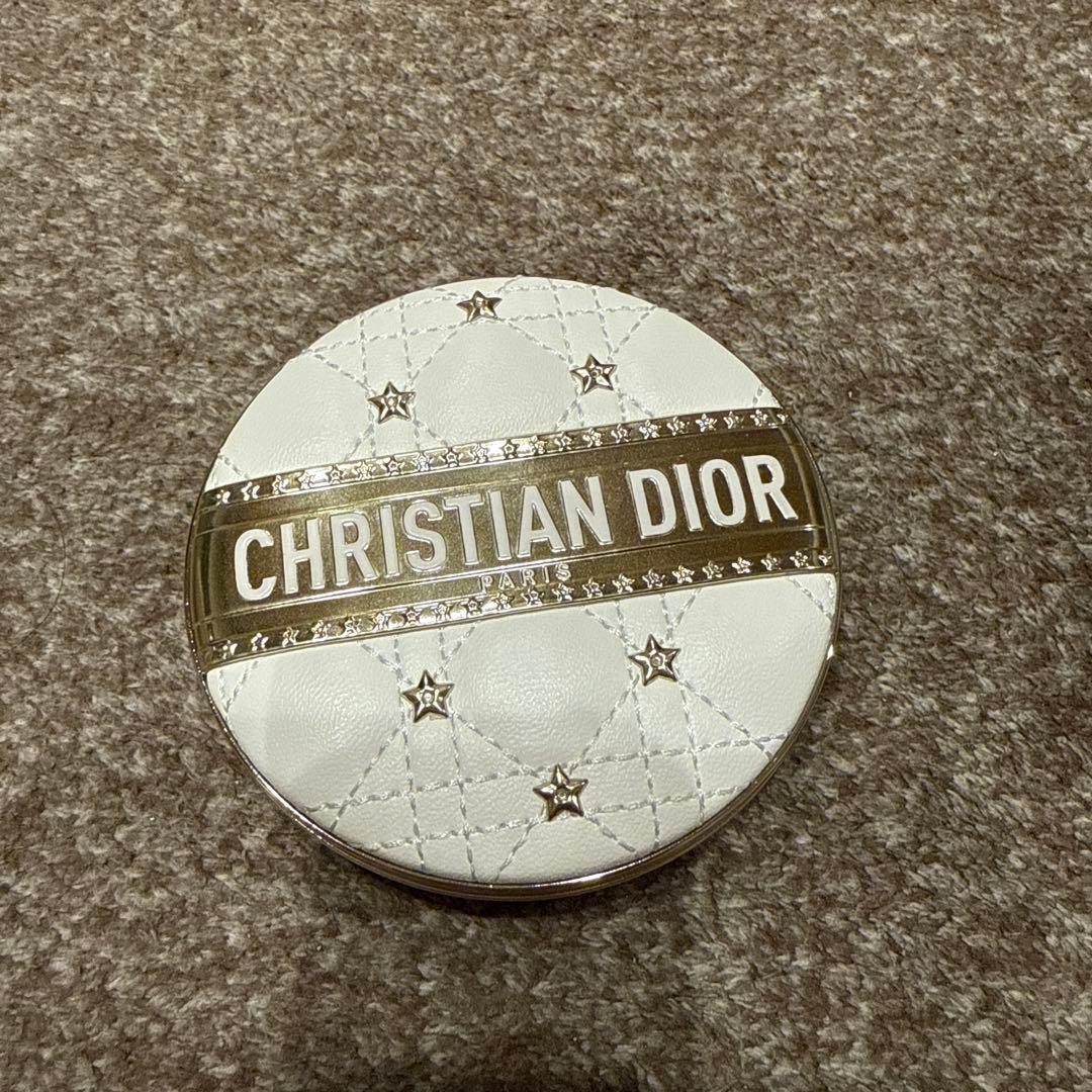 DIORクリスマスコフレ2025スキンフォーエヴァー グロウ ルミナイザー