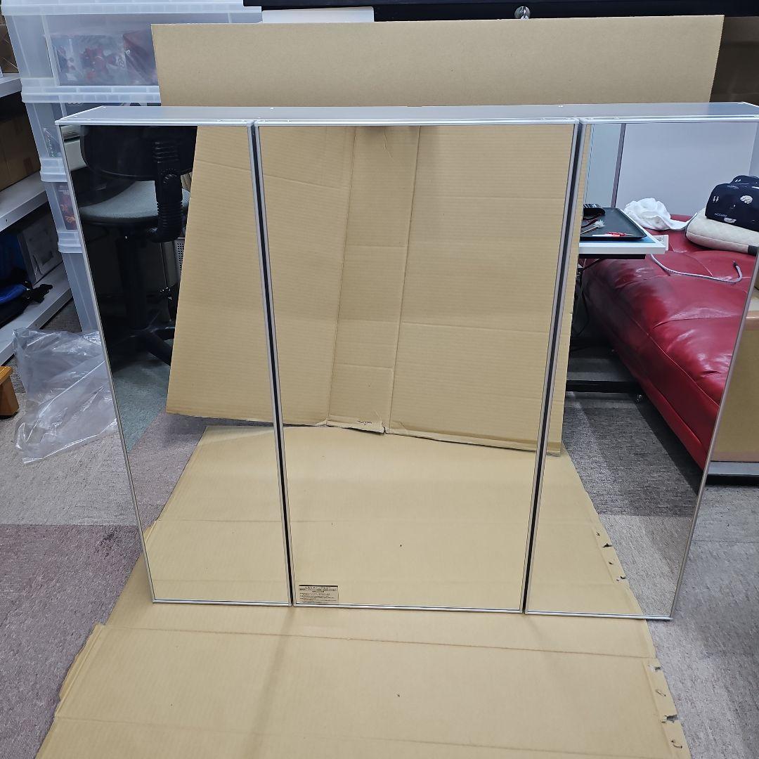 スチール・ガラス製ガラスキャビネット