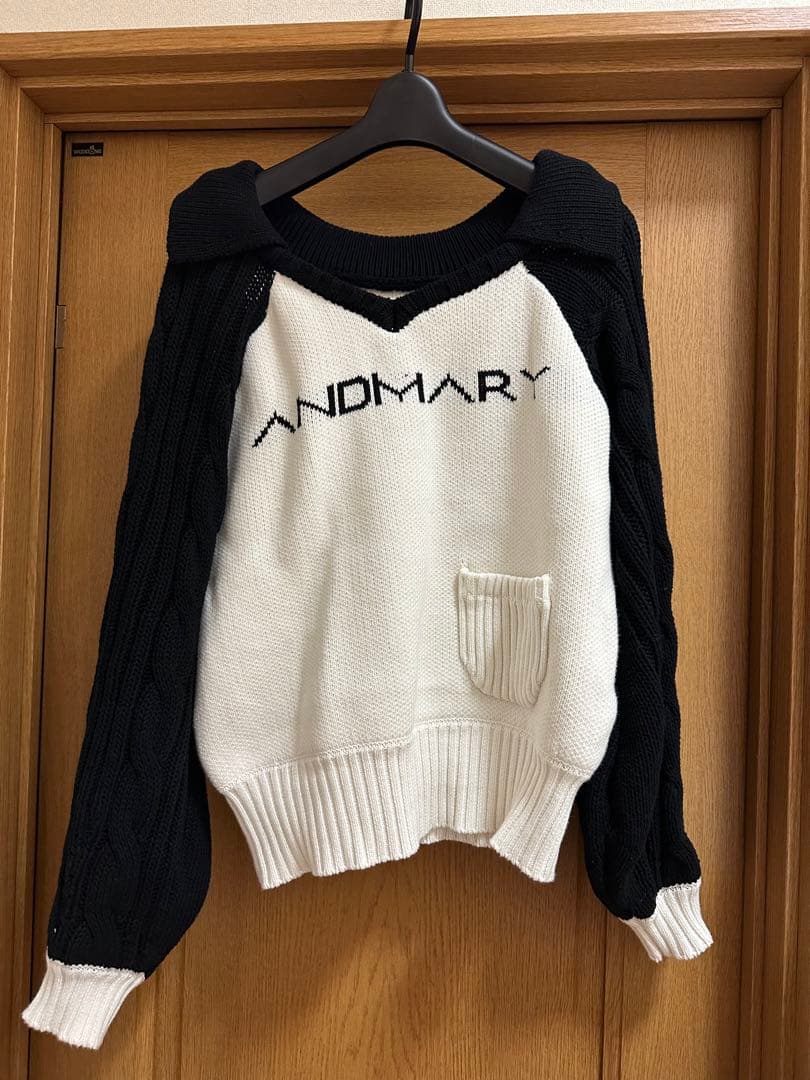 ANDMARY】Mary ANDMARY ロゴ入りニットセーター 白と黒