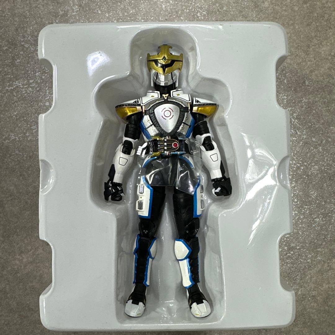 ★未組立★ S.H.Figuarts 真骨彫製法 仮面ライダーイクサ