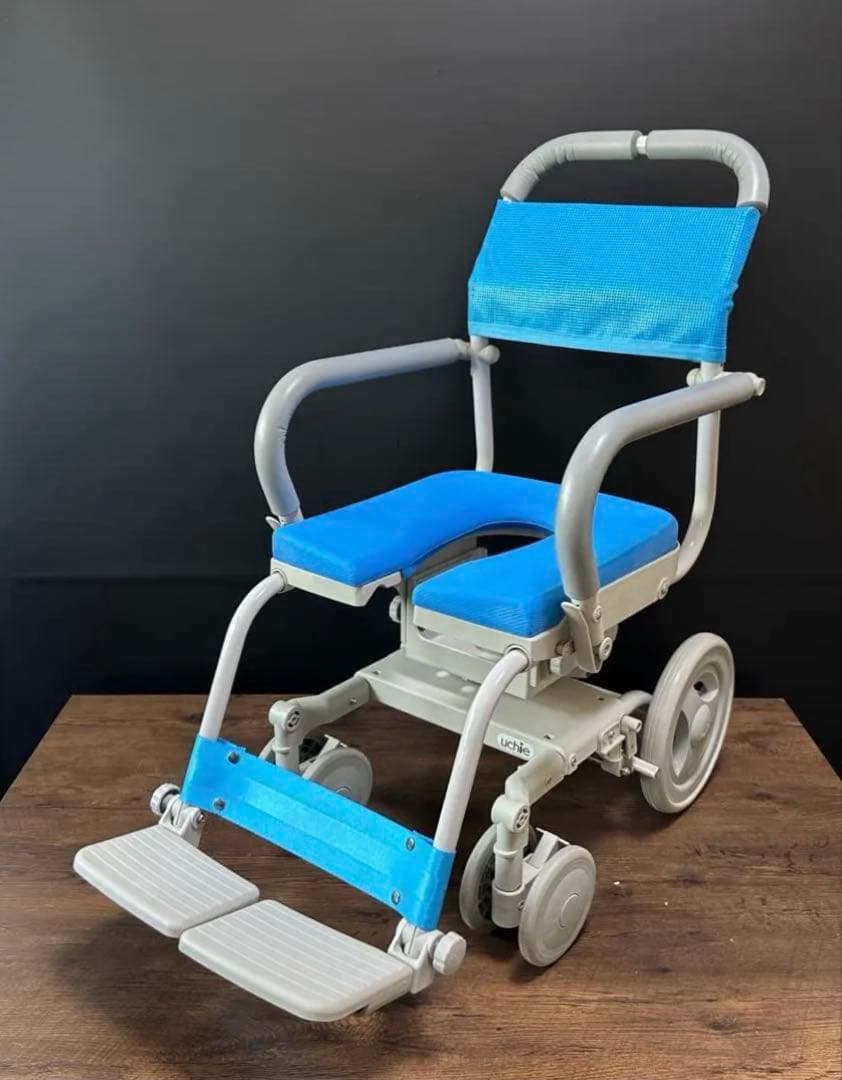 UCHIE くるくるチェアD 入浴用車椅子