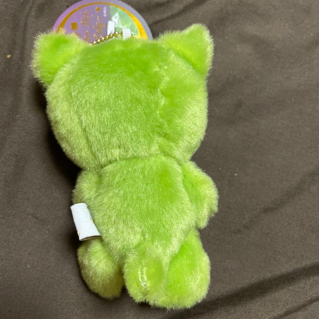 緑色の猫のぬいぐるみ Dolly 8月誕生日 - メルカリ