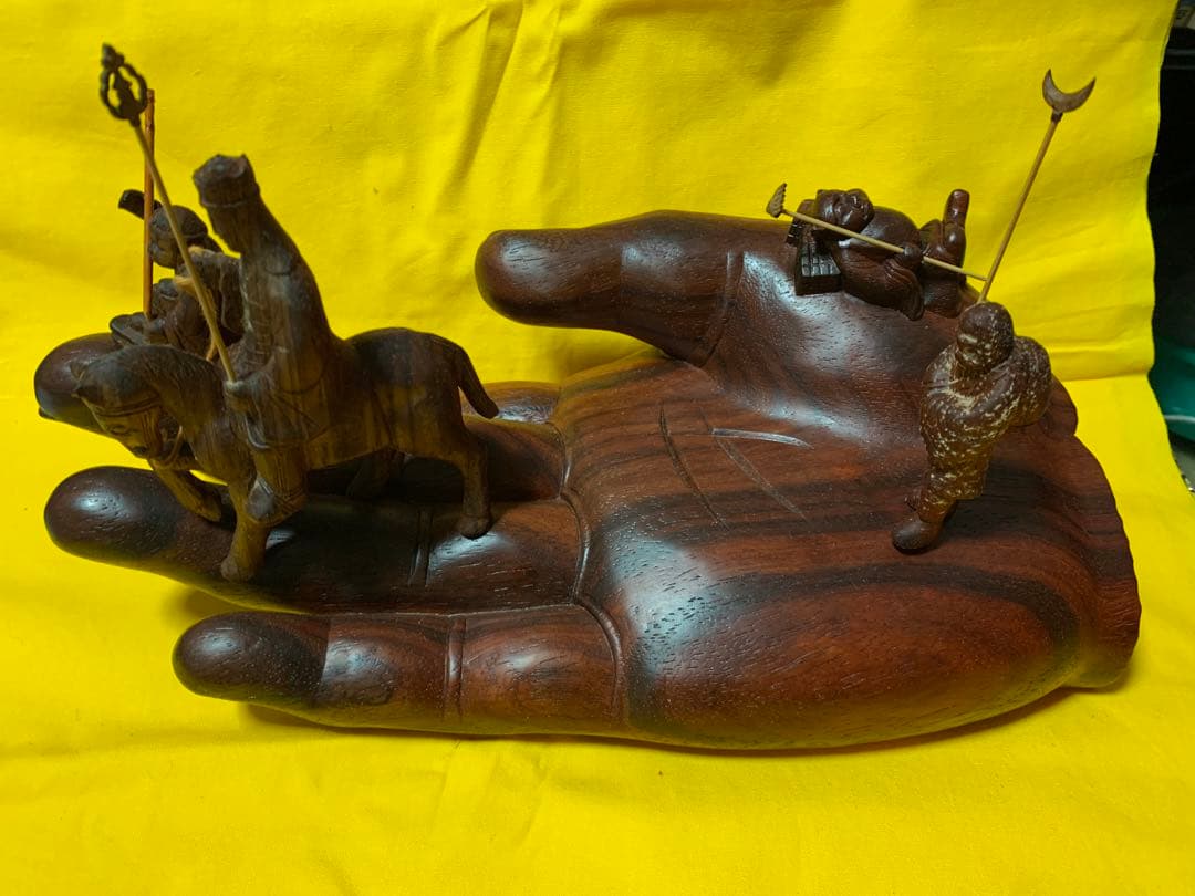 お釈迦様の手 手のひら三蔵 三蔵法師御一行けやき手幅33cm25万円の品般若心経