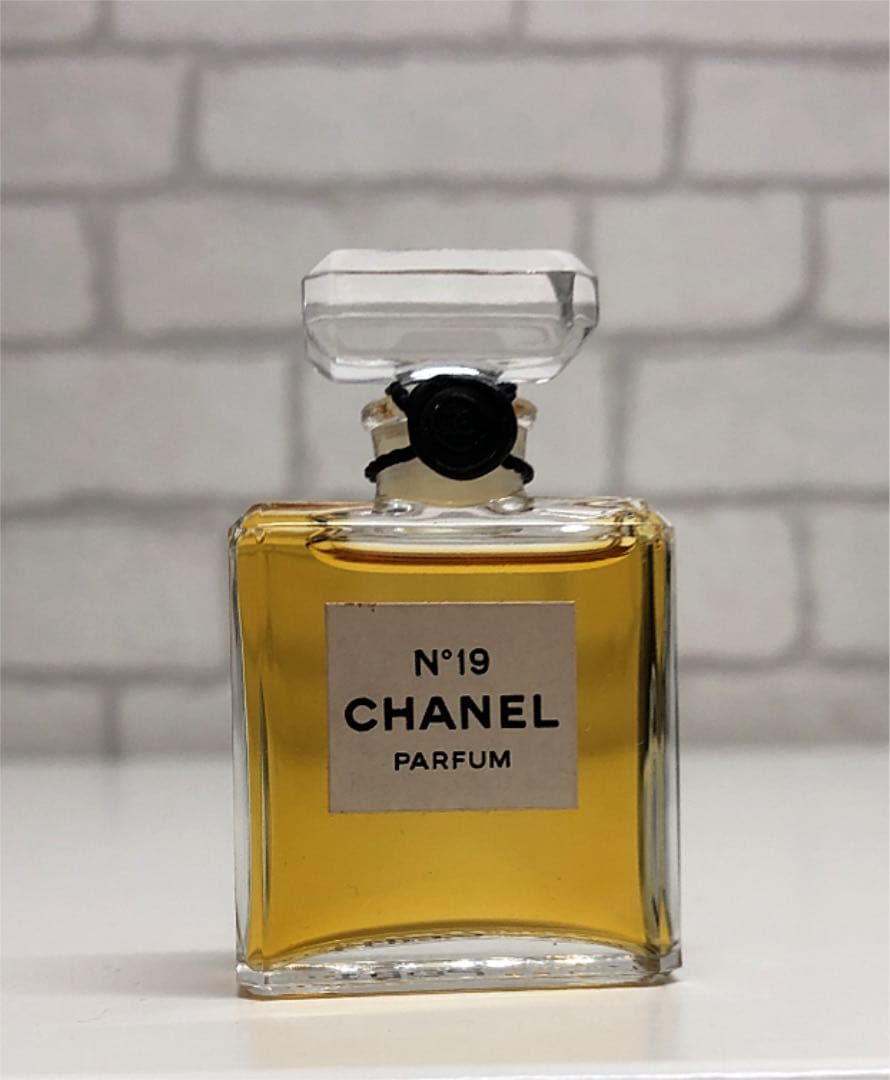シャネル N°19  PARFUM 香水 7.5ml