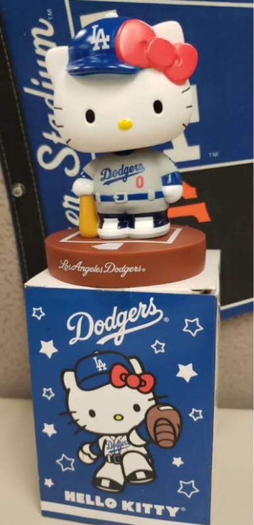 ハローキティ 大谷翔平 所属 2014年 ドジャース 球場配布 首振り人形