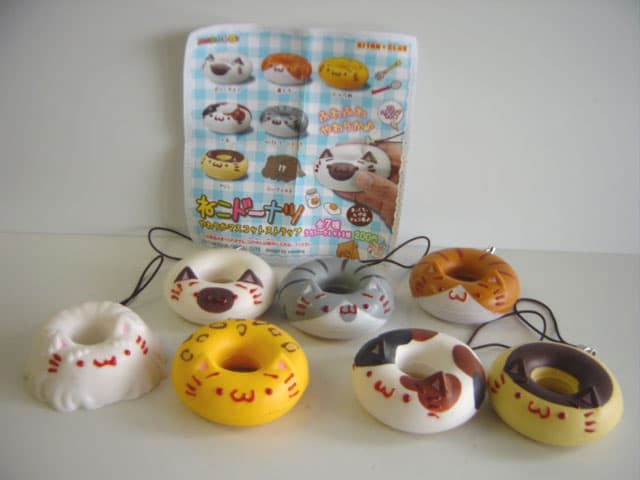 ♯Isi07PTねこドーナツやわらかストラップシークレット入全7種 食玩王国オフィシャルウェブサイト ねこドーナツストラップ