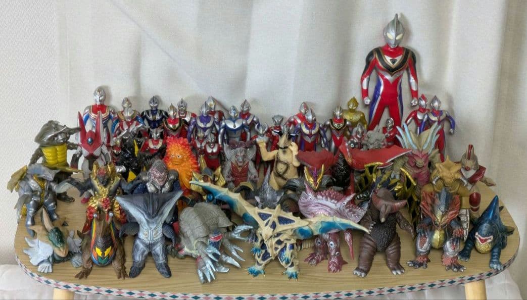 【フィギュア大量】 ウルトラマン26体 怪獣27体 ソフビ まとめ売り】ウルトラマンシリーズ 怪獣ソフビフィギュア 13体セット