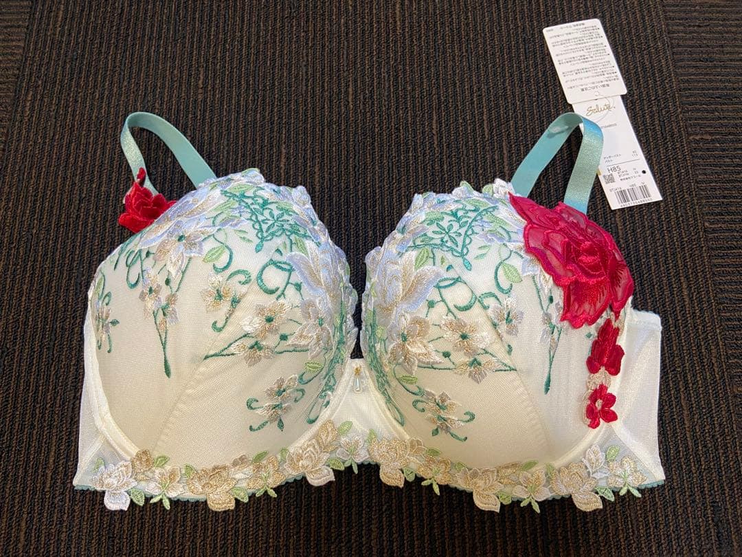 ブラ&ショーツ　サルート16G 白雪姫　新品未使用品　送料無料