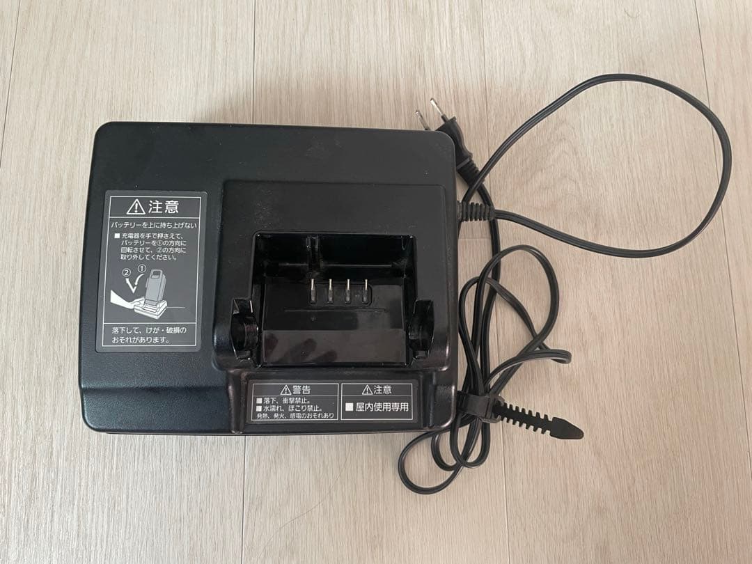 パナソニック　電動自転車充電器　NKJ069Z1