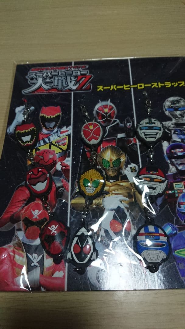 ス－パ－ヒ－ロ－大戦 ストラップ