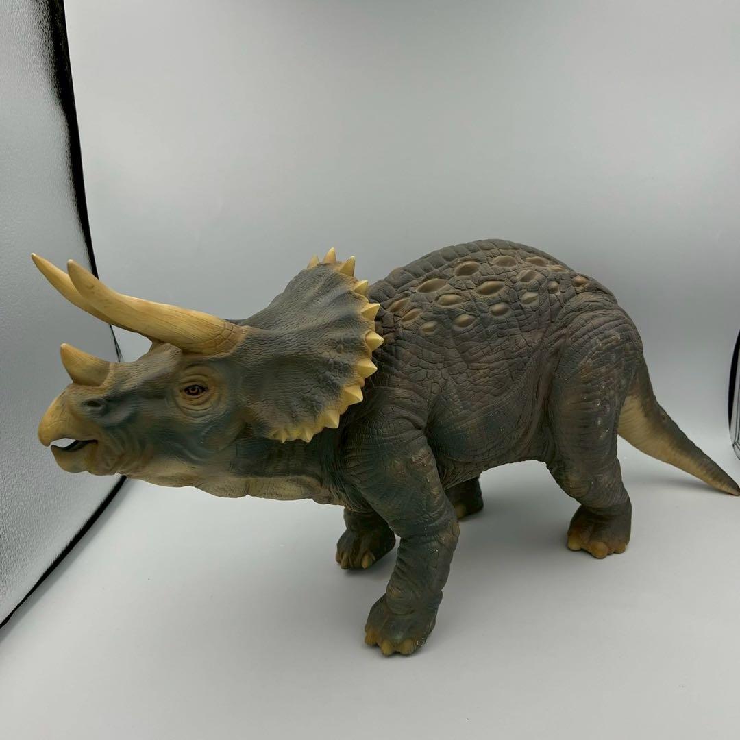 ツクダホビー　ジュラシックパーク　トリケラトプス　フィギュア　ワールド　完成品 ツクダホビーのトリケラトプスとブラキオサウルスを発見！ | 館長の