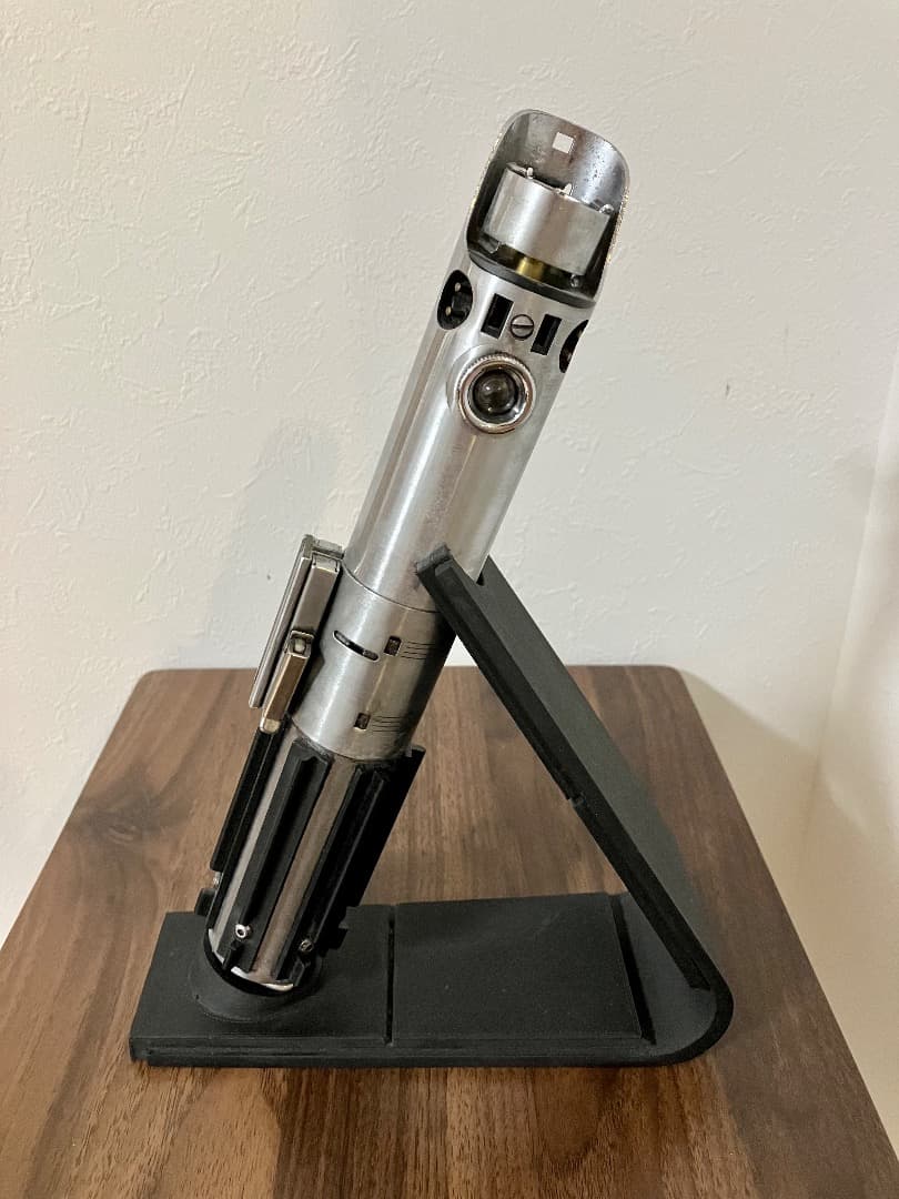 スター・ウォーズ：ライトセーバー ルーク・レイ レプリカ+スタンド+プレート