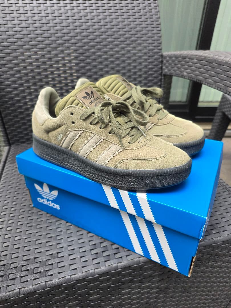 adidas　sambaオリーブ スニーカー