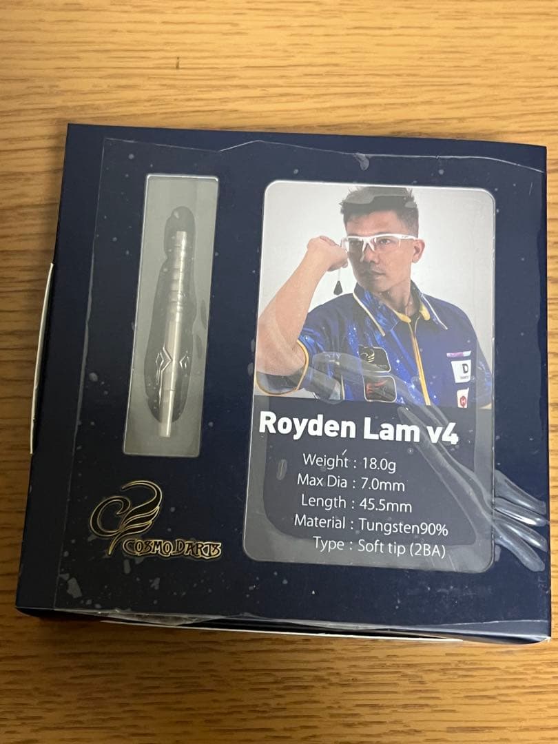 COSMO DARTS ROYDEN LAM v4 ロイデン・ラム選手モデル