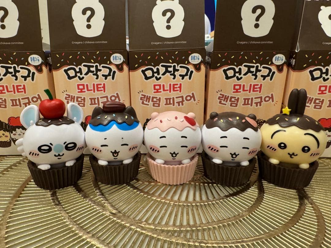 ちいかわ 韓国限定チョコカップケーキフィギュア5体セットかぶりなし