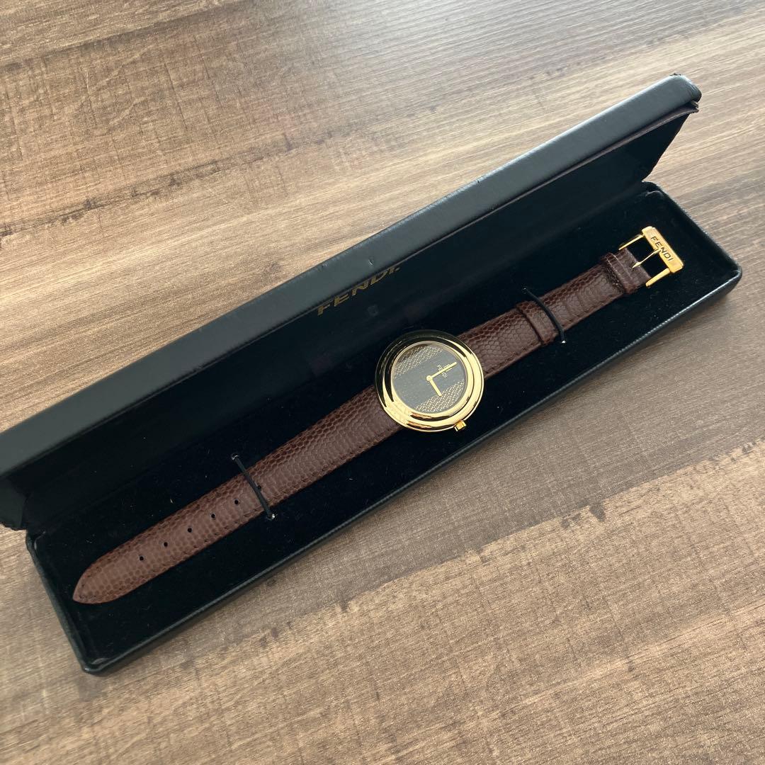FENDI フェンディ 009237 クォーツ 腕時計 箱付き 電池交換必要