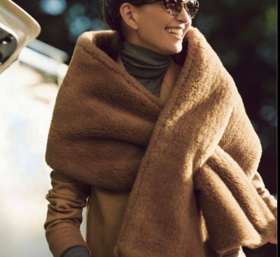 大人気商品！マックスマーラテディベアストール - メルカリ