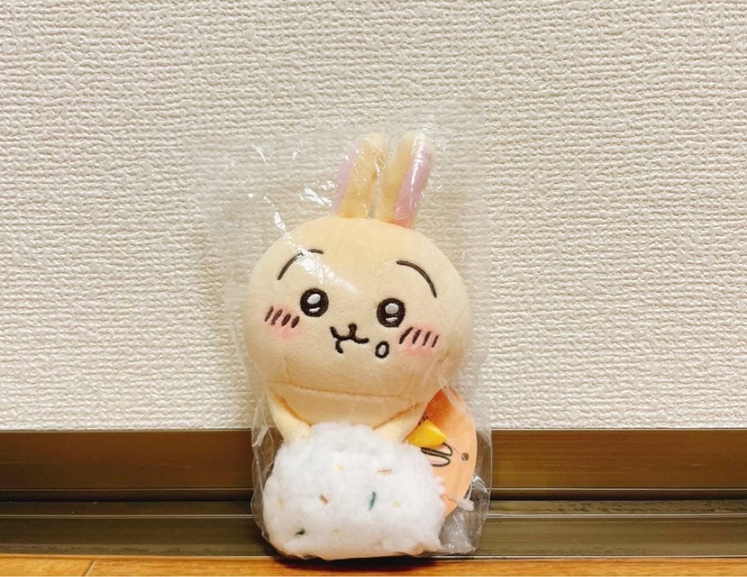 ちいかわ　デスクトップから見守るひっかけぬいぐるみ　おにぎりうさぎ　初期