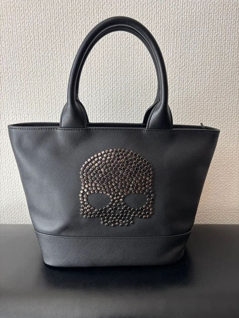 スカルスタッズ付き黒トートバッグ
