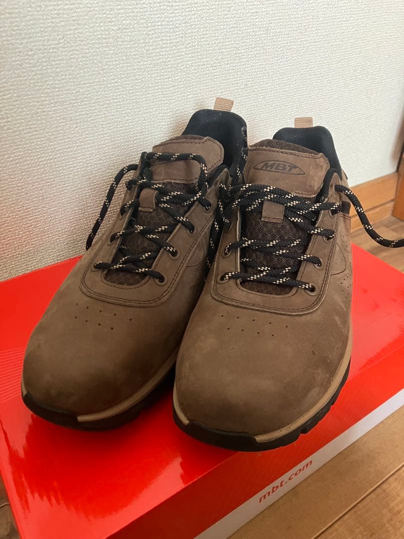 【送料無料】MBT ブラウン スエード スニーカー