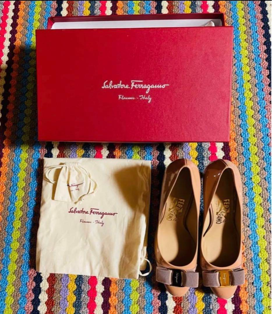 フェラガモ　リボンパンプス 新品未使用