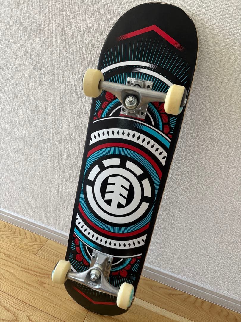最終値下げ　ELEMENT　スケートボード　８インチ　※ケースと工具オマケ付き