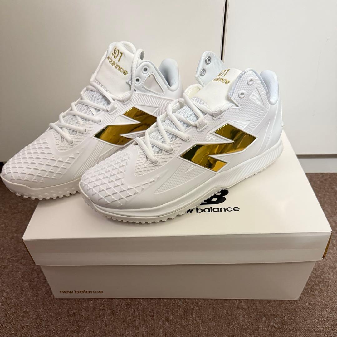 ニューバランス　野球　トレーニングシューズ