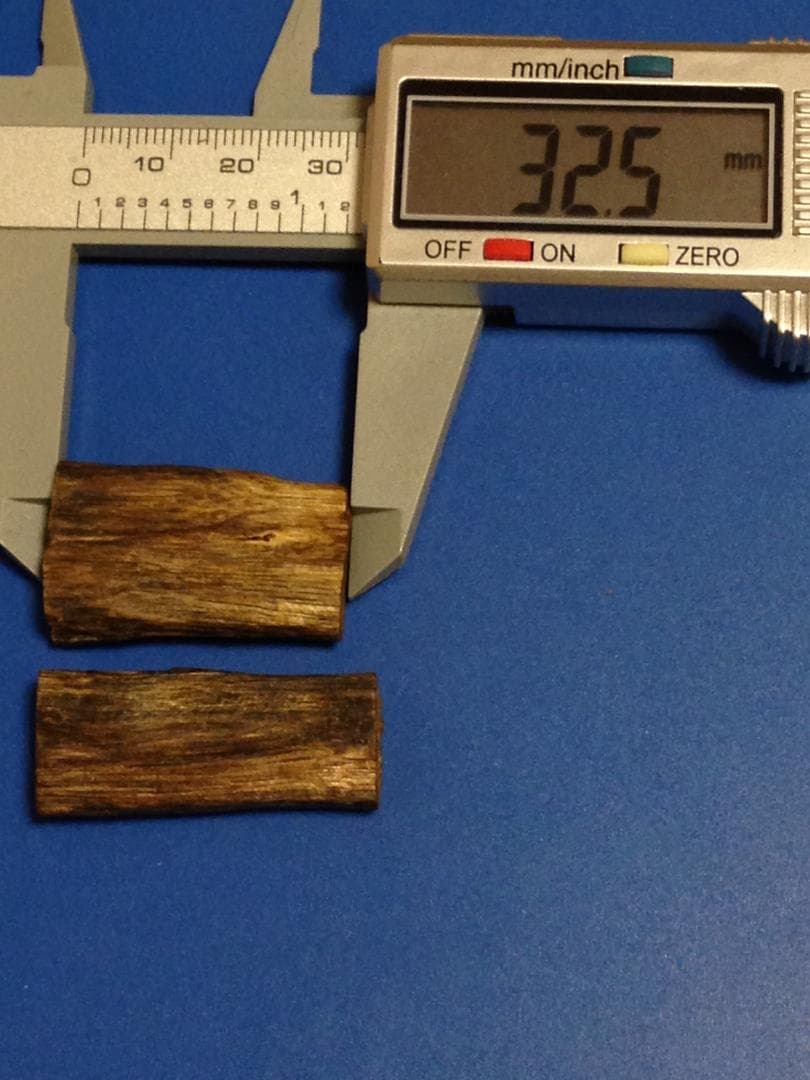 KM1)極上 ベトナム産沈香伽羅塊2個 合計約4.9g