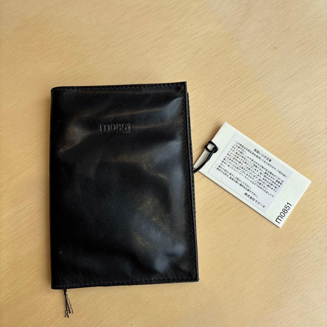新品未使用タグ付き m0851 レザー パスケース 黒