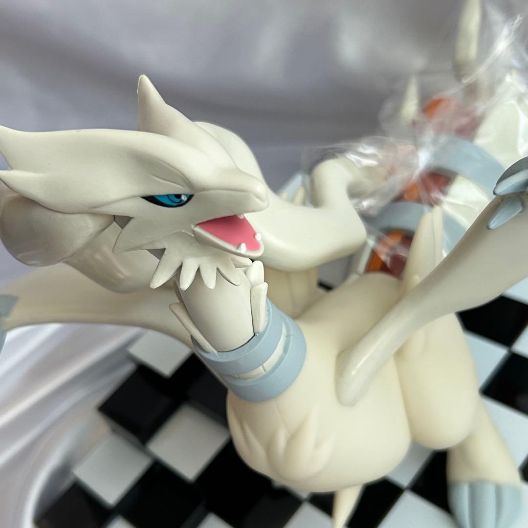 希少】レシラムフィギュア賞全1種 ホワイト ポケモンわくわくゲット