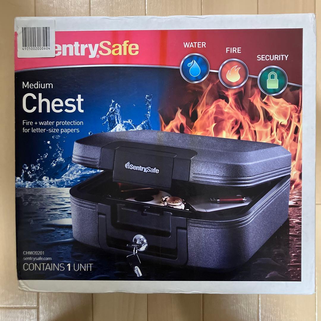 【新品保証付】セントリー日本 CHW20201 ポータブル金庫 耐火 耐水 鍵式