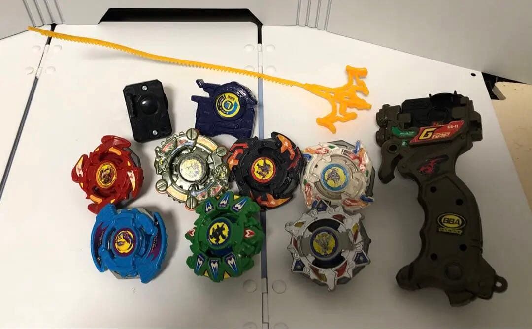 爆転シュートベイブレード　カスタマイズグリップ(カイモデル)、ベイブレード7個