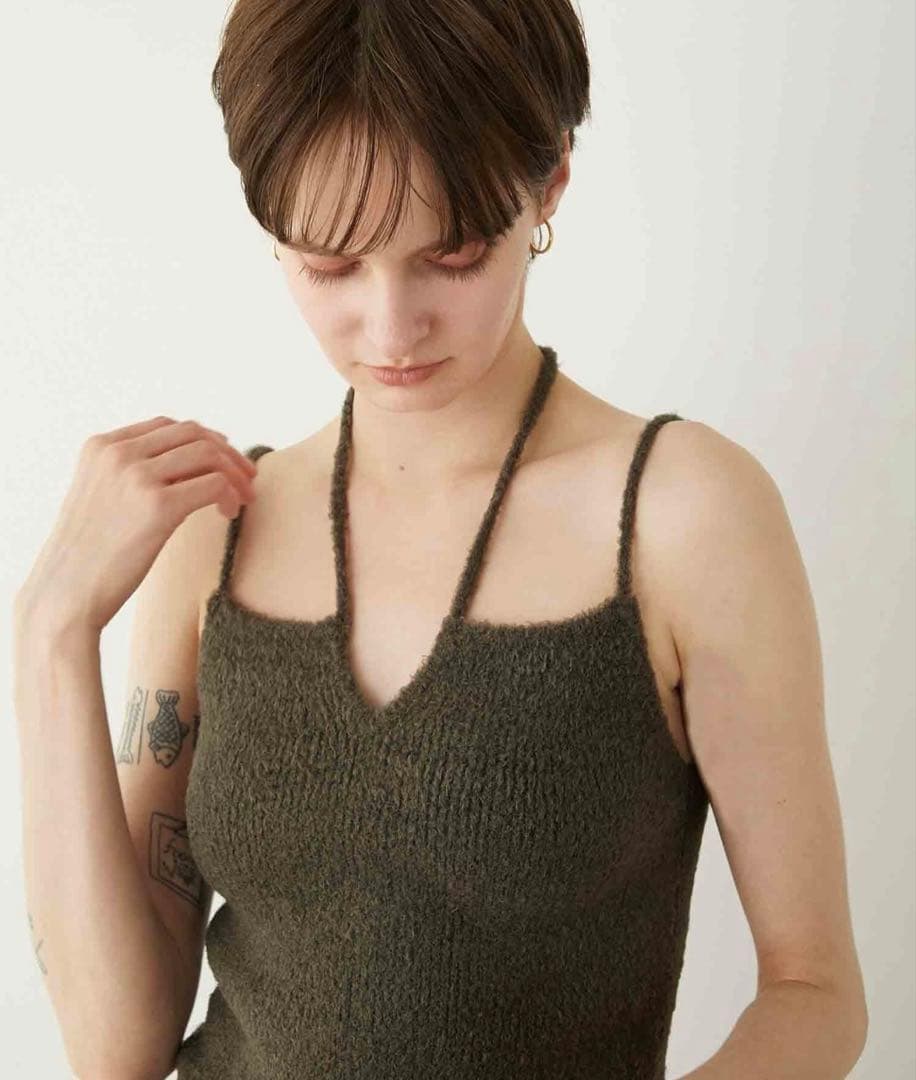 LA PEAU DE GEM シャイニングフェザーニットキャミ