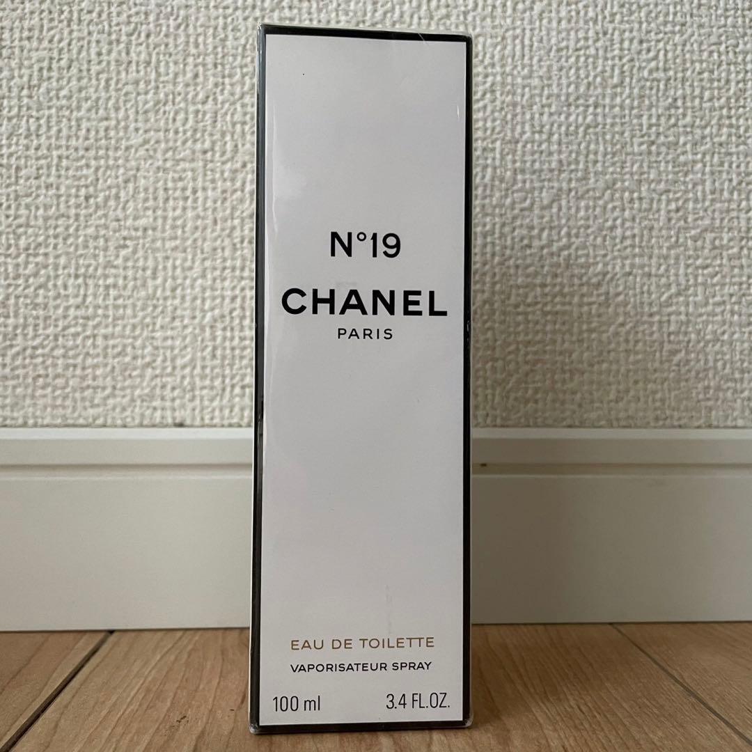 未開封✨　CHANEL N°19 Eau de Toilette 100ml