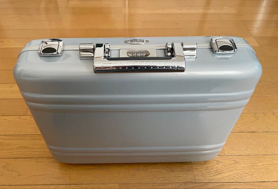 ★美品！ゼロハリバートン薄型アタッシュケース軽量ポリカーボネート★ 楽天市場】【楽天モバイル利用者先行セール】ゼロハリバートン ZERO