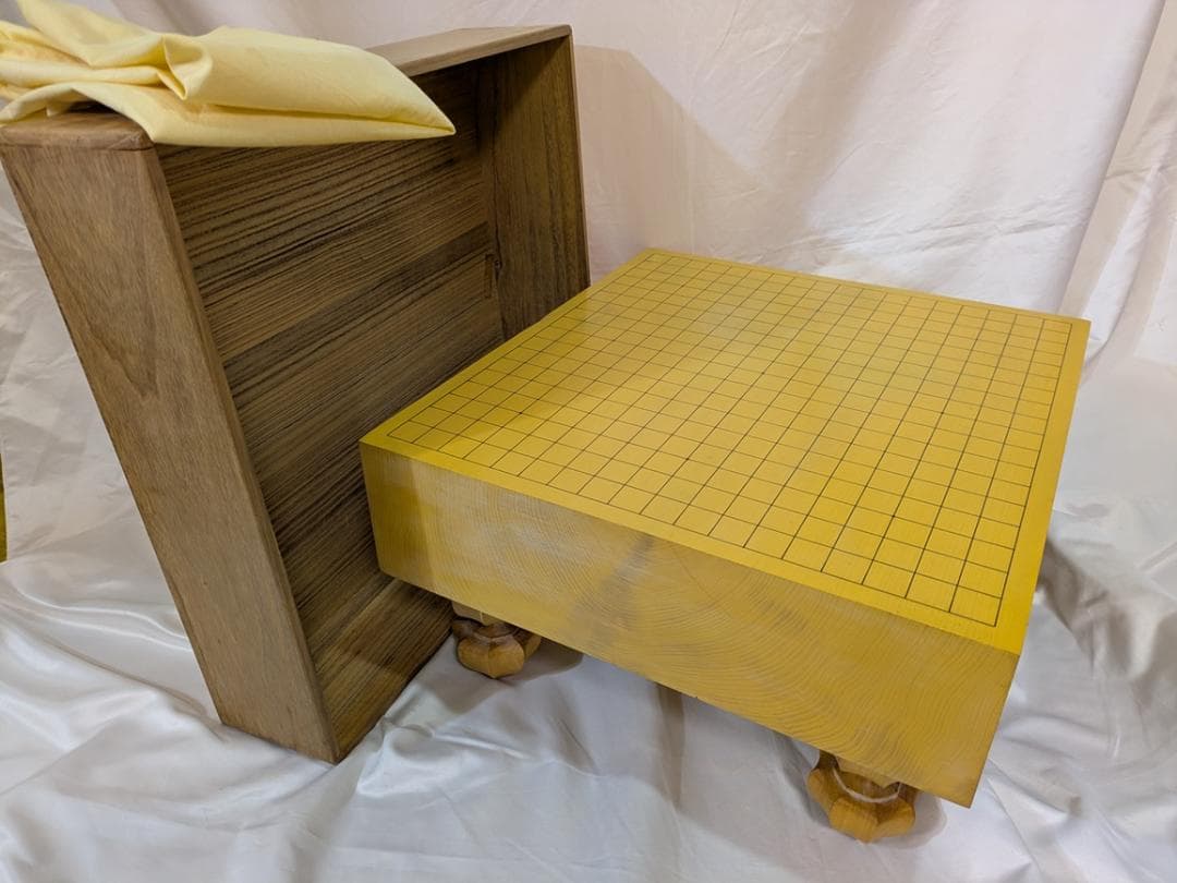 本榧（ほんかや）碁盤　3.8寸　布カバー／盤覆い付き 本榧脚付碁盤 6寸柾目 18Z112