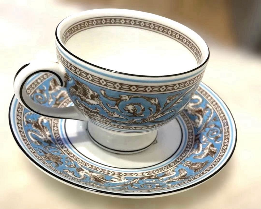 ウェッジウッド フロレンティーンターコイズ カップ&ソーサー 黒壺