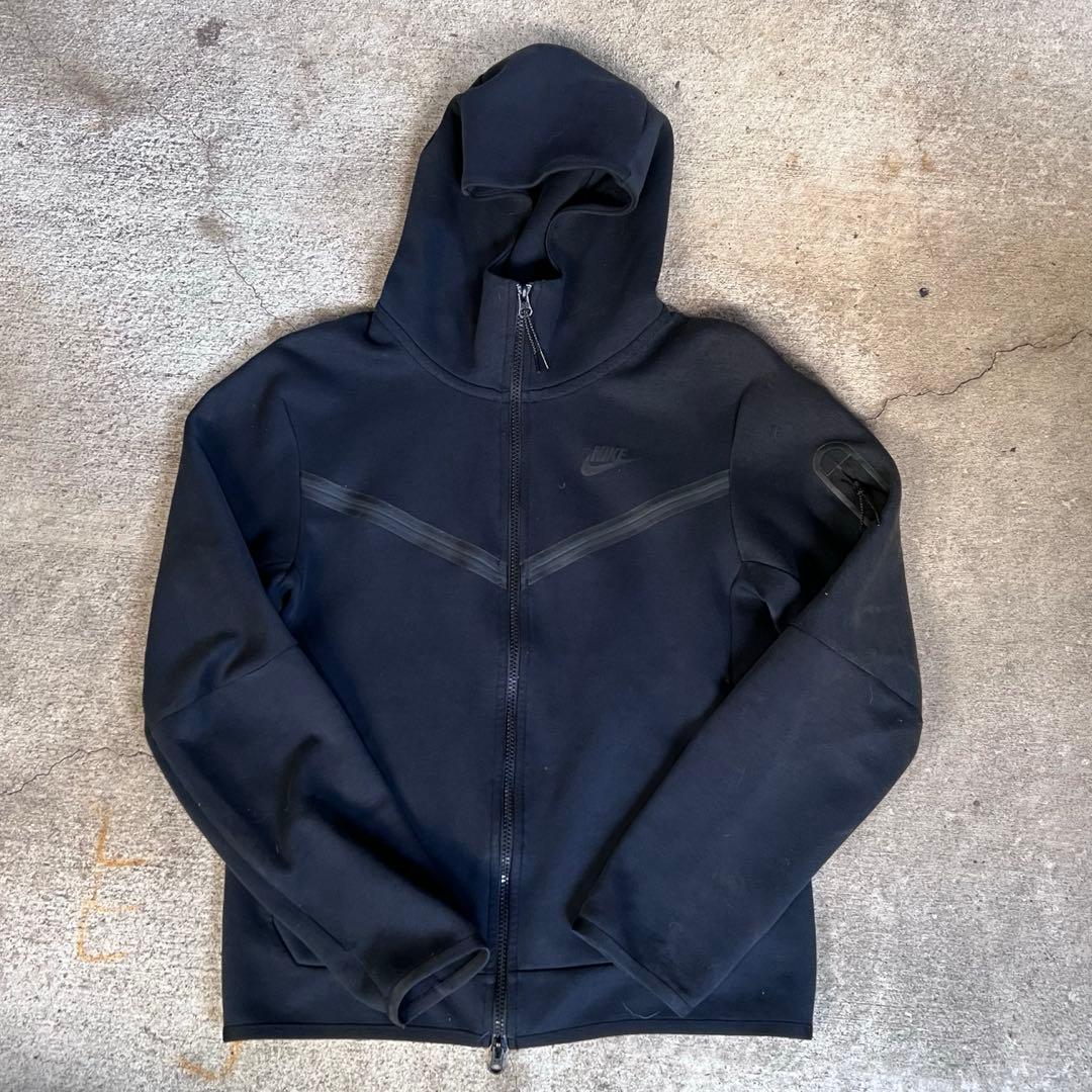 NIKE テックフリース 黒 s 旧モデル NIKE旧黒テックフリースS - メルカリ