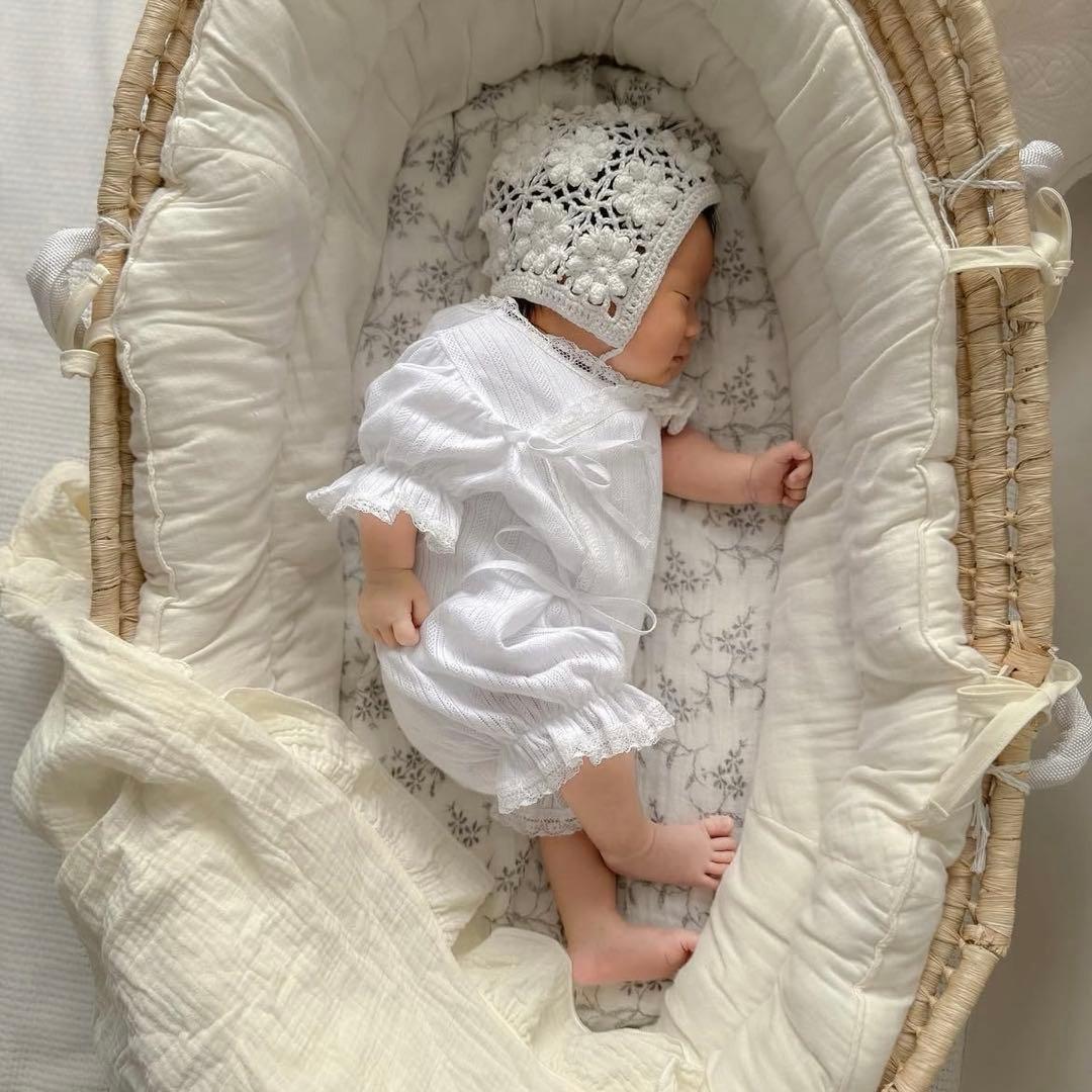 美品✨モンベベ【monbebe】ロンパース&ボンネット2点セット 退院着