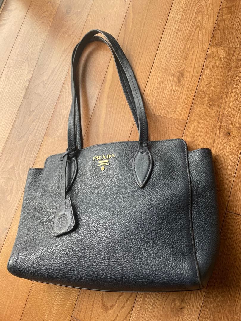 PRADAプラダトートバッグ