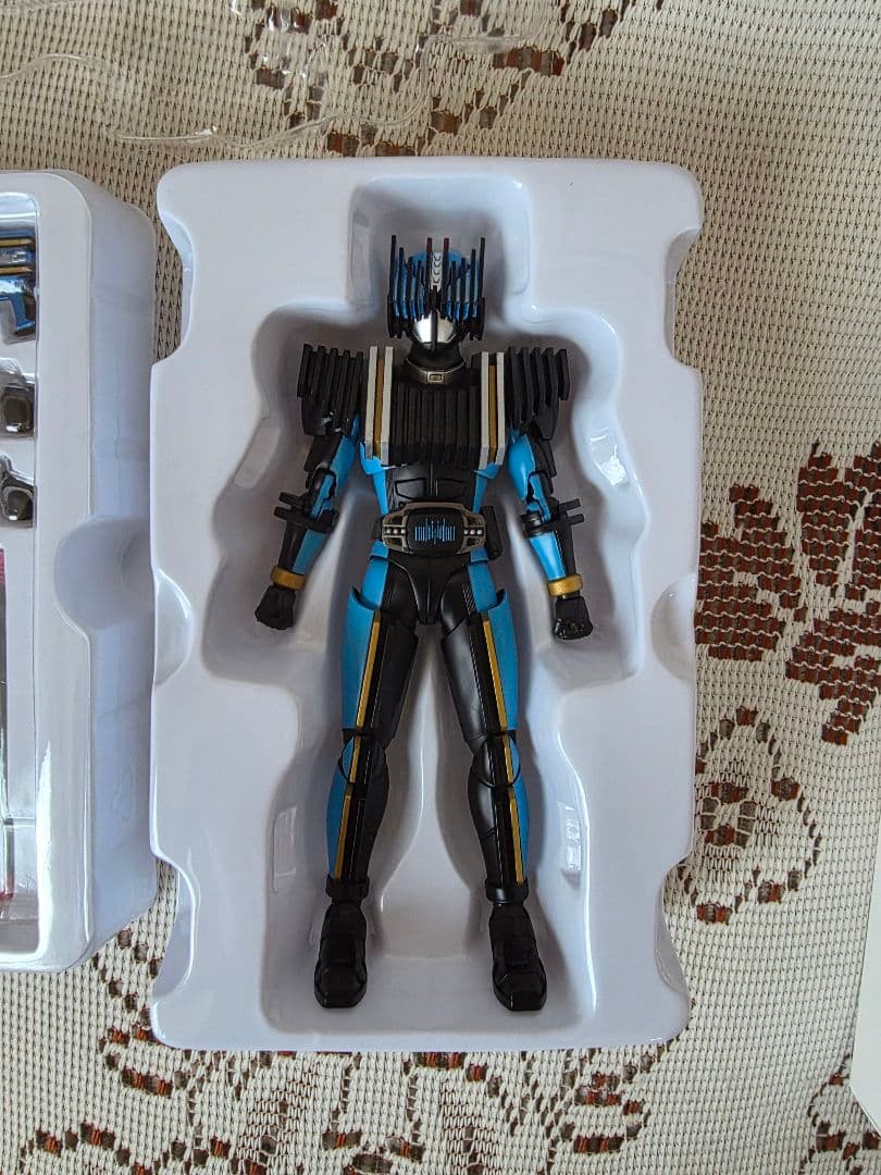 S.H.Figuarts 真骨彫製法 仮面ライダーディエンド