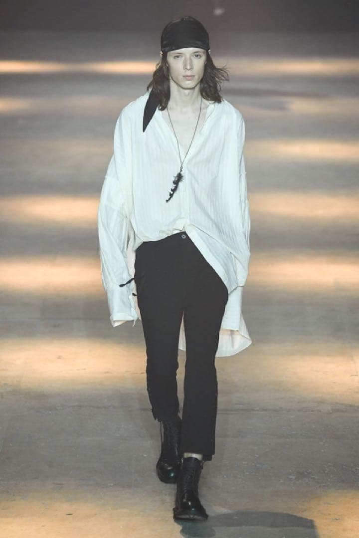 Ann Demeulemeester 2019AWロングシャツ ANN DEMEULEMEESTER -Men's- 2019-20秋冬 | パリ | 画像48枚 - FASHIONSNAP