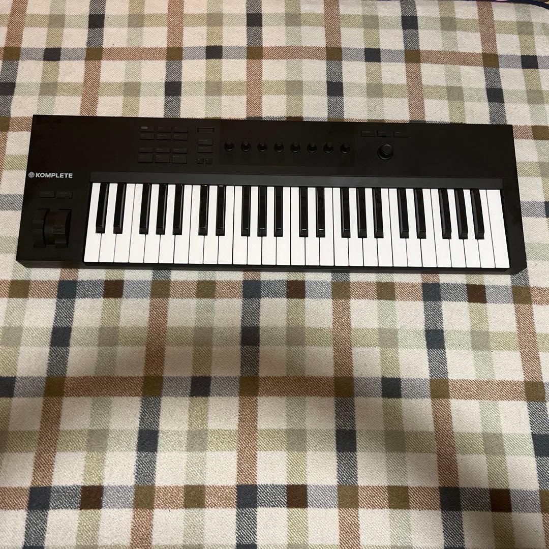 komplete kontrol A49 ライセンスなし