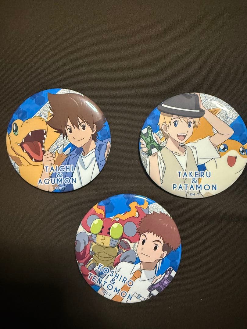 デジモンアドベンチャー グリッター缶バッジ 8個セット - メルカリ