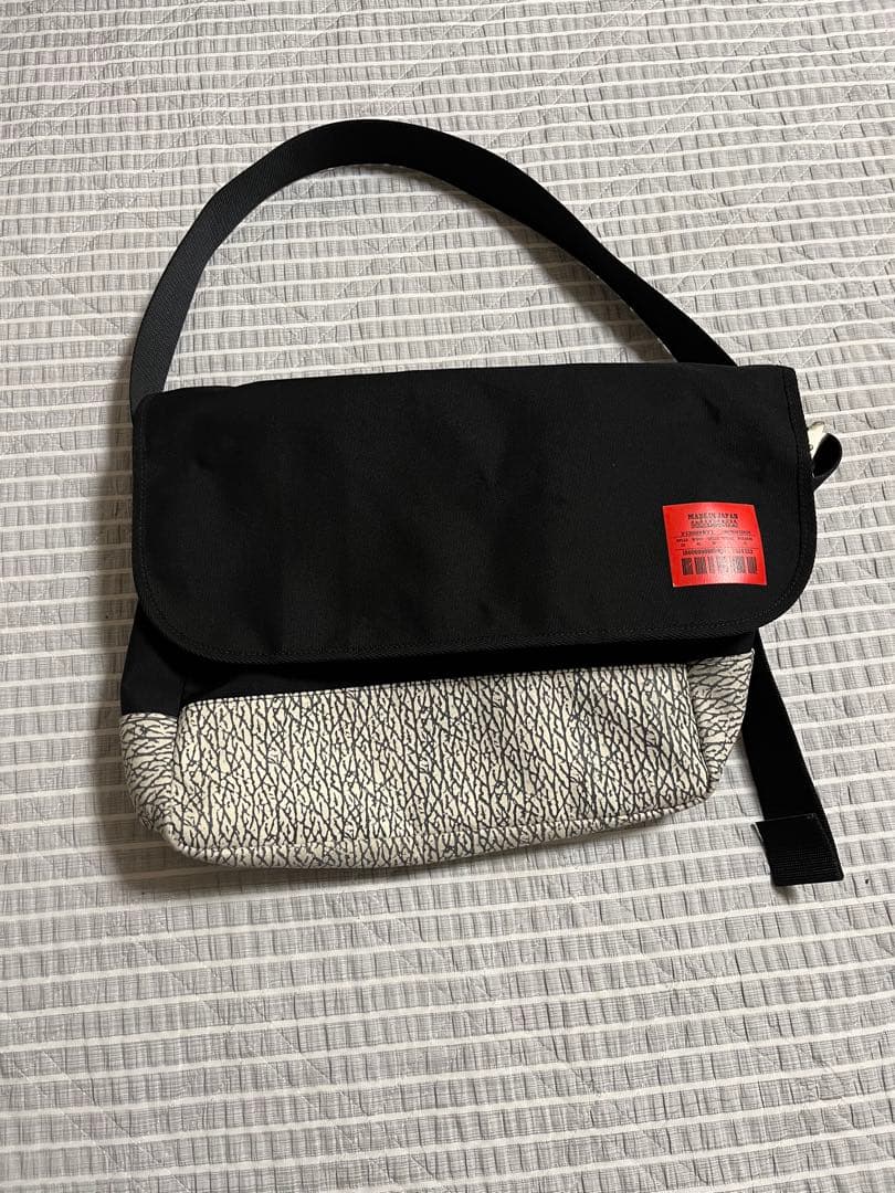 バッグ Core Fighter Messenger Bag