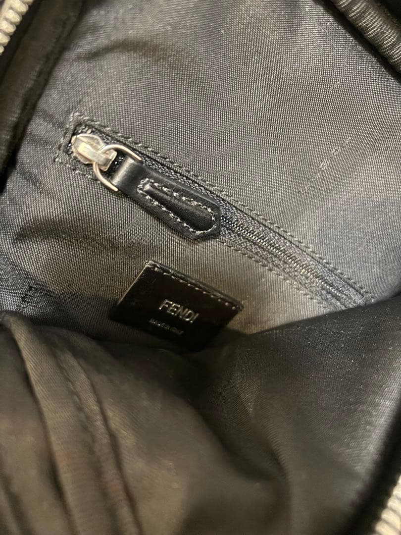 フェンディ（FENDI）のモンスター・バグズアイ ボディバッグ（7VZ033