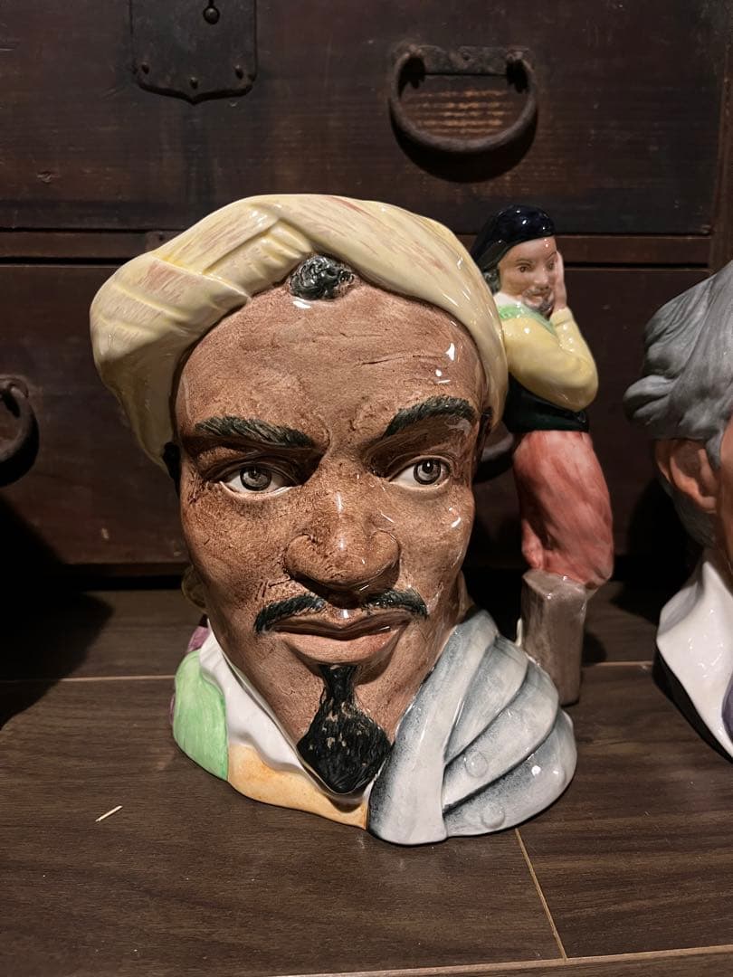 ◼︎haruさん専用◼︎ロイヤルドルトン　キャラクタージャグ　2体